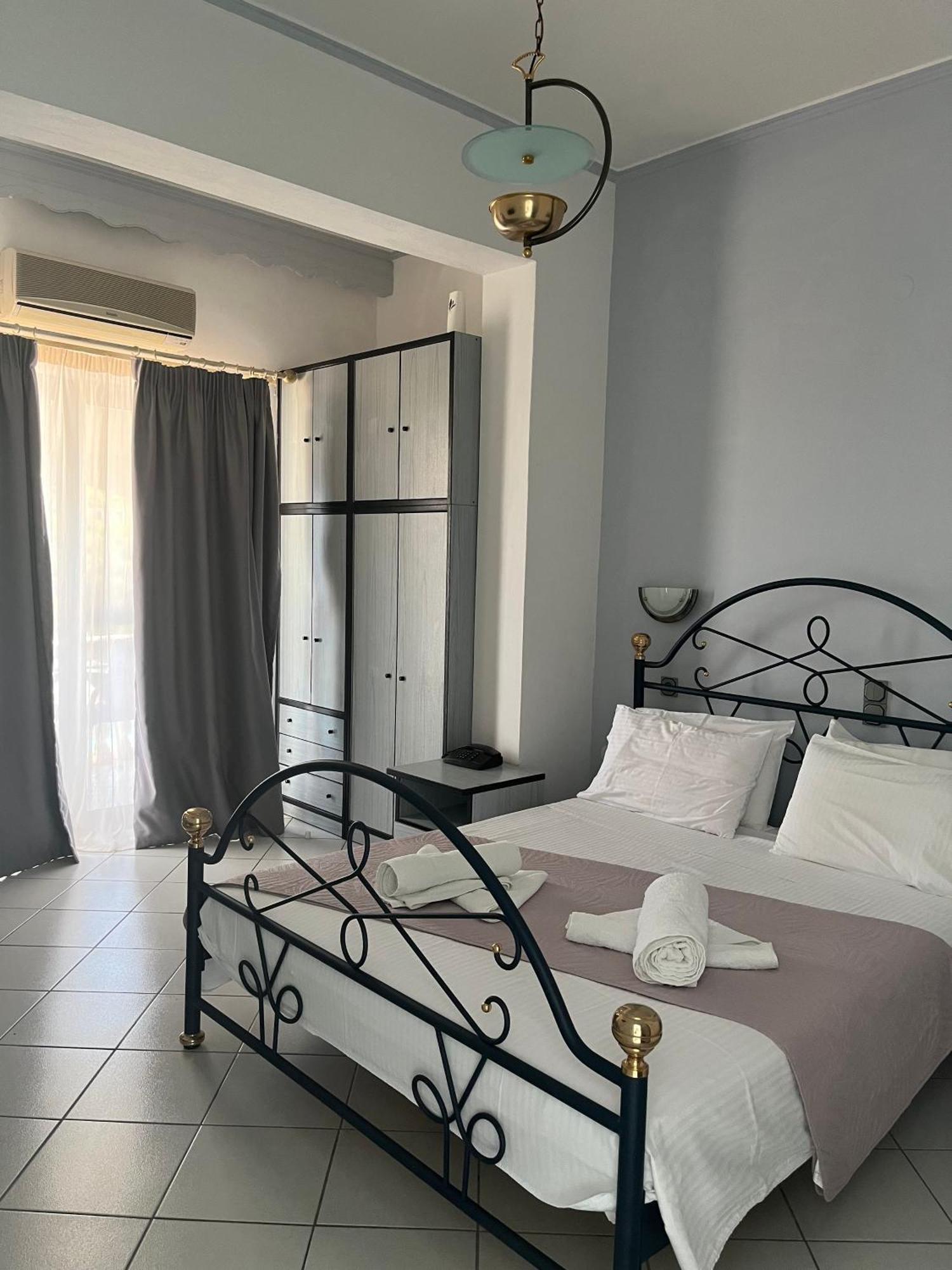 Dolphin Apartments 1 Parga Ngoại thất bức ảnh