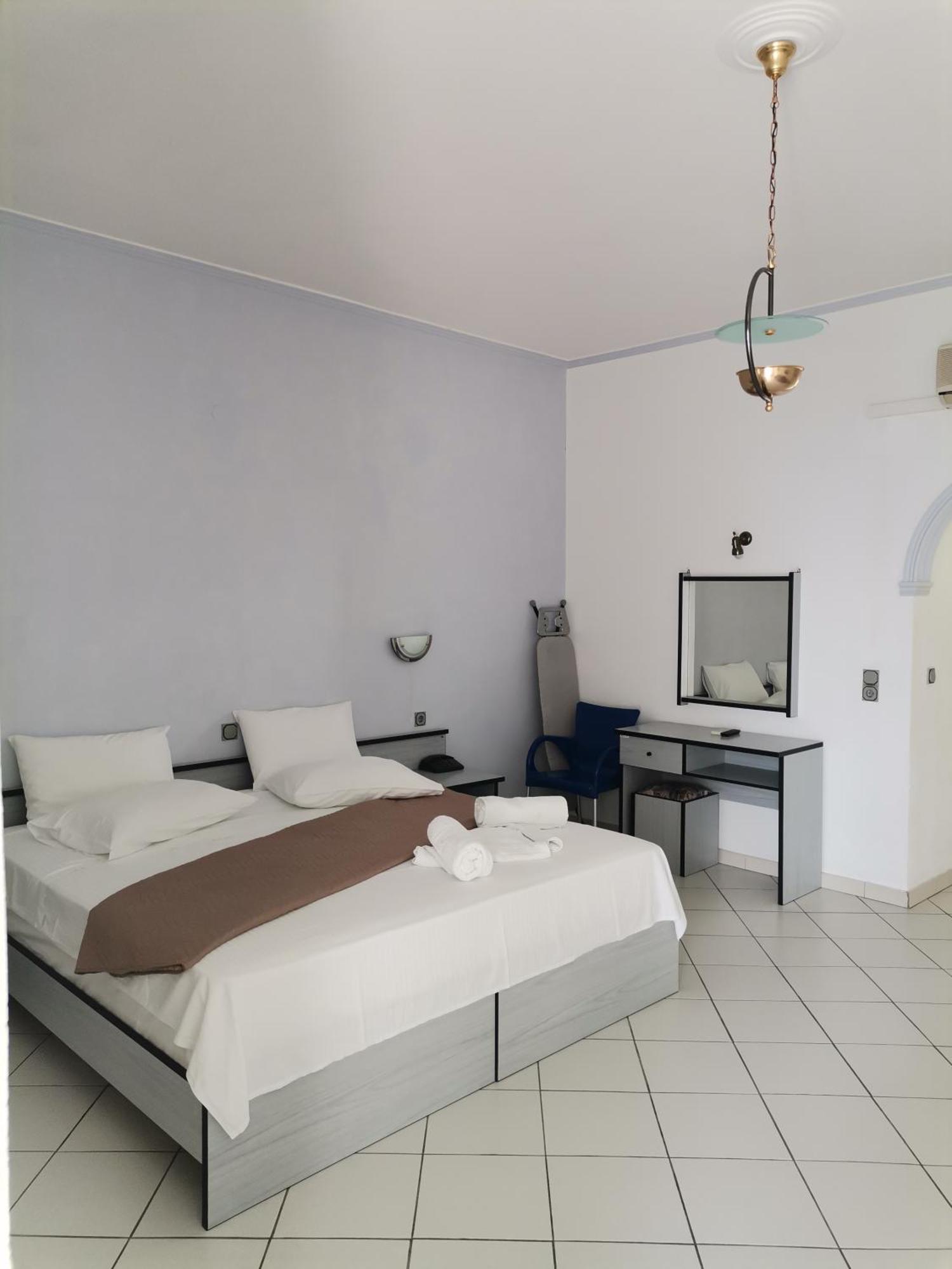 Dolphin Apartments 1 Parga Ngoại thất bức ảnh